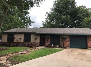102 Castle Cir, Lafayette, LA 70506