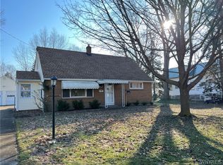 27 Washington St, West Seneca, NY 14224