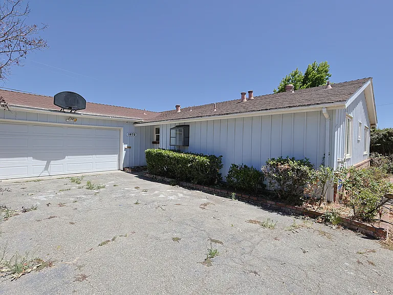 1672 Nightingale Ave — Photo 15