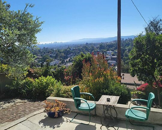 2nd image of 2031 Park Dr