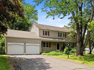 2 Butternut Dr, Bloomfield, CT 06002