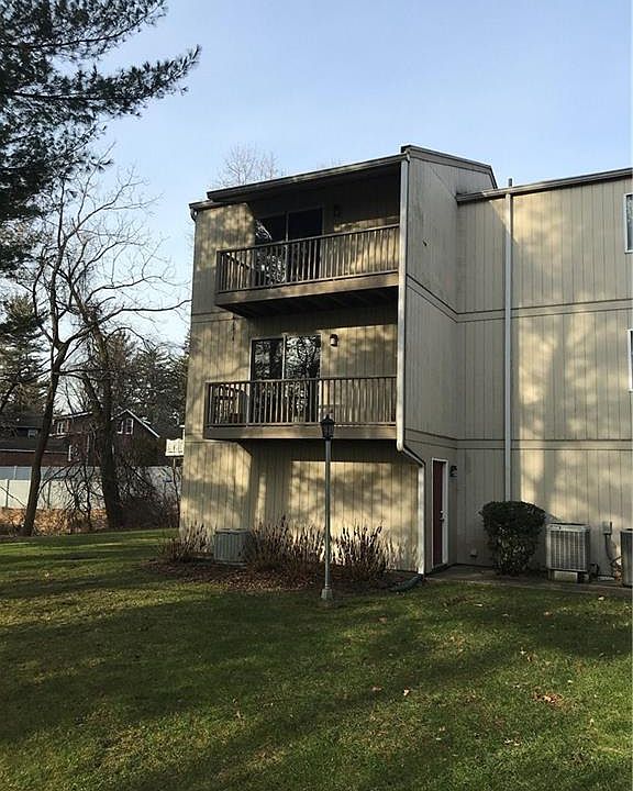 2nd image of 100 Wolfpit Ave APT 1