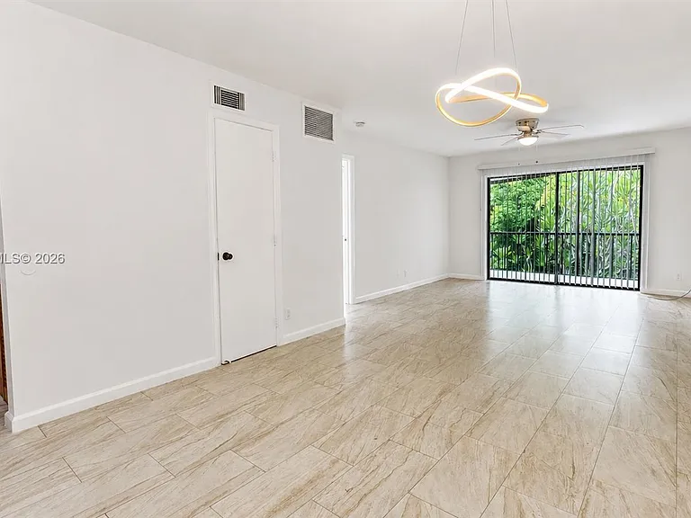 3101 Oakland Shores Dr #H203 — Photo 2