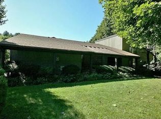 215 Northwood Ct, Jericho, NY 11753