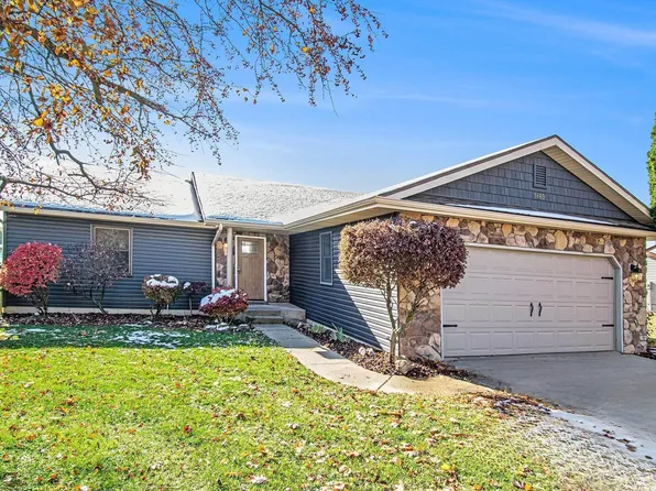 1869 E Springfield Dr, Warsaw, IN 46582
