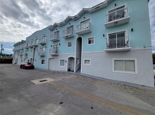 6336 SW 27th St #7, Hollywood, FL 33023
