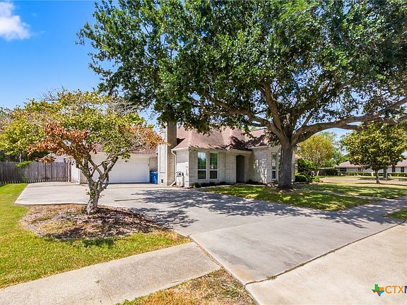 3rd image of 101 Willowbend Dr