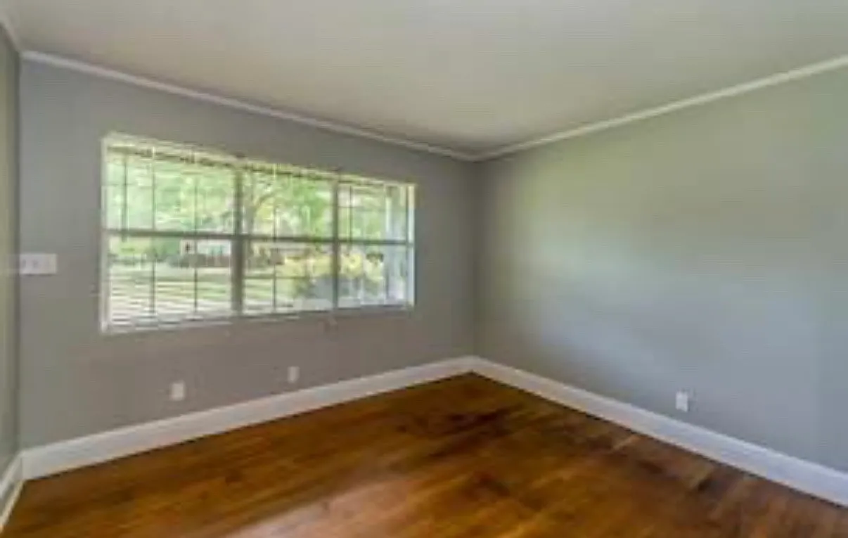 3 bed, 1827 sqft, $1,101 — Photo 2