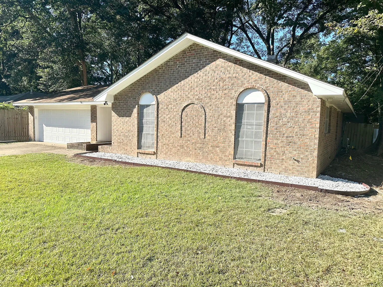 4 bed, 1952 sqft, $6,000 — Photo 3
