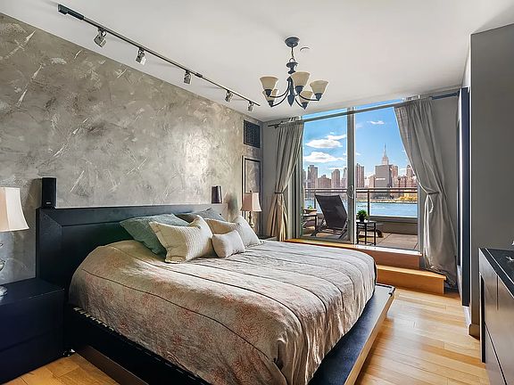 5th image of 4630 Center Blvd APT 710