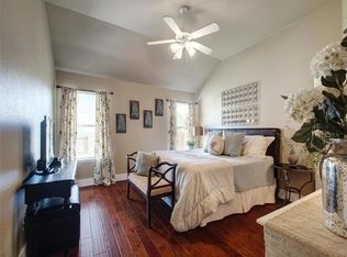 102 Greenside Ln, Georgetown, TX 78633