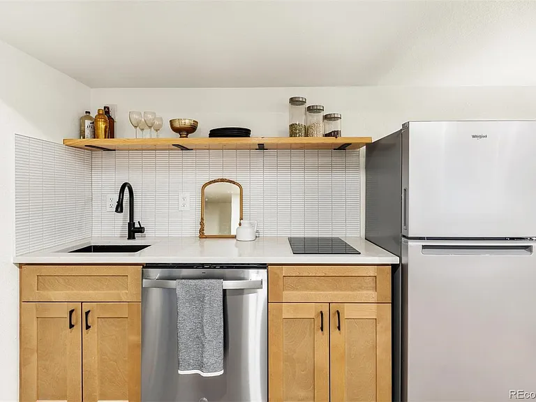 56 S Lowell Blvd — Photo 17