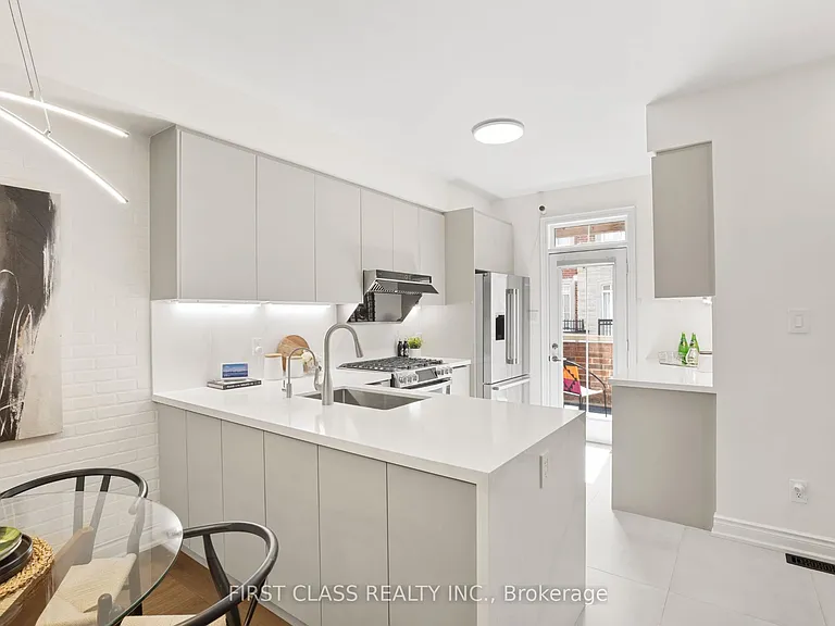 133A Finch Ave E — Photo 8