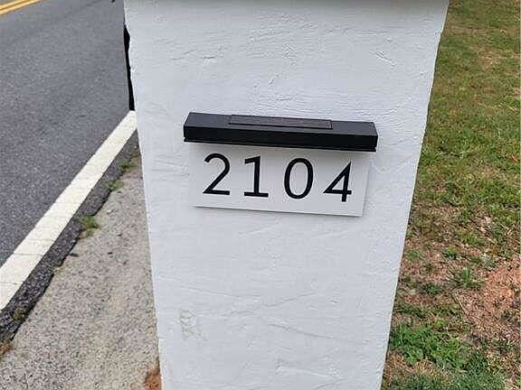 2nd image of 2104 Murdock Rd