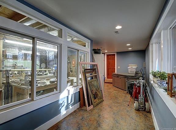 Access to work room in gara...