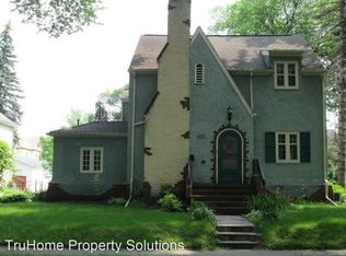 521 S 6th St, Grand Forks, ND 58201
