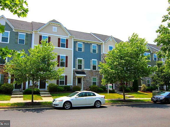 2nd image of 4010 Luminary Dr