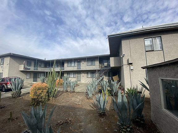 5th image of 2203 E El Segundo Blvd APT 7