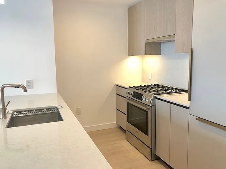 3 Court Sq #2607 — Photo 4