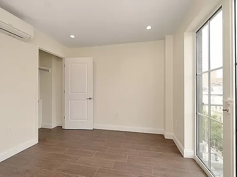 2534 31st St #5A — Photo 5