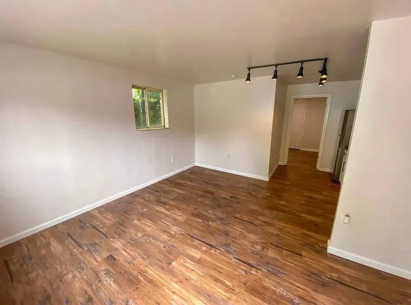 1 bed, 800 sqft, $1,100 — Photo 2