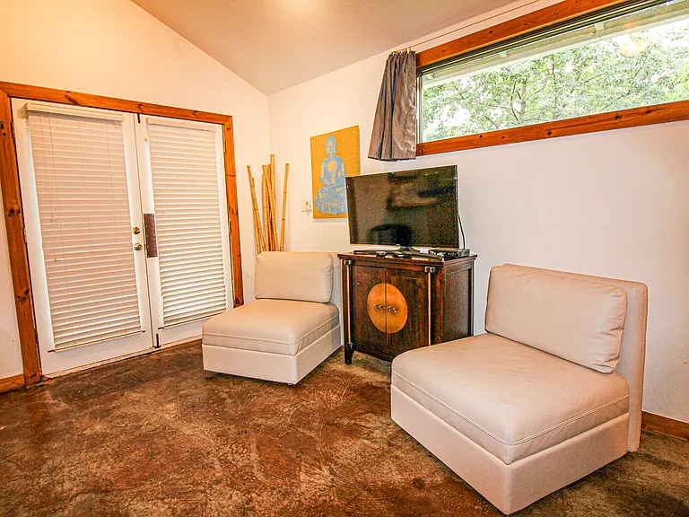 3410B Werner Ave — Photo 4