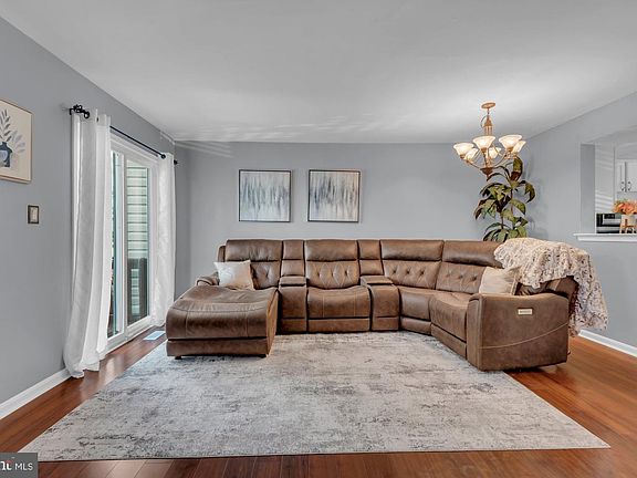 3rd image of 1322 Cox Cove Ct