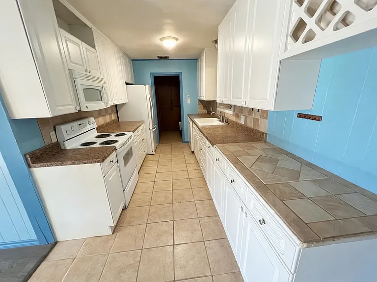 1303 SE 22nd Ave — Photo 4