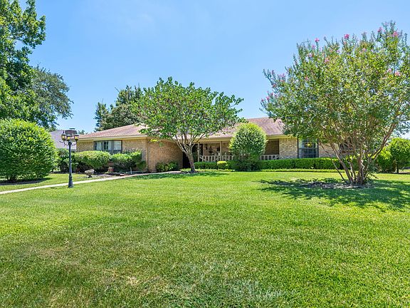 2nd image of 104 Cedar View Dr