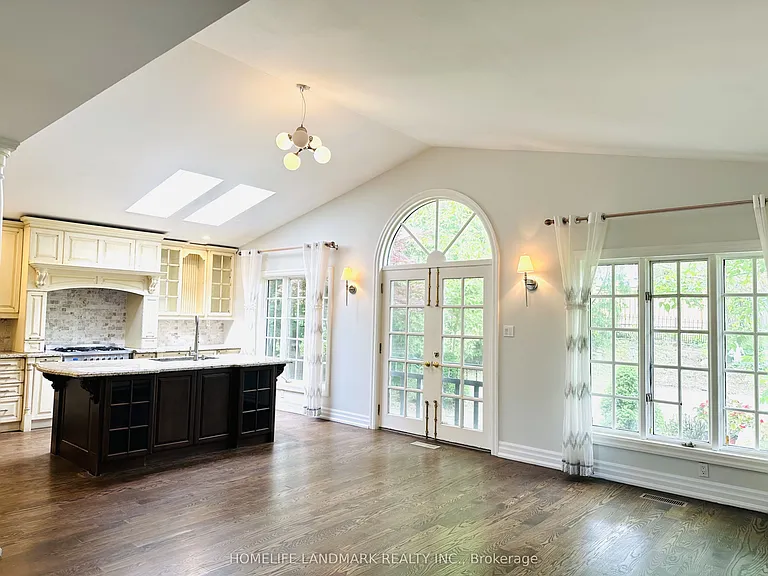 125 Bannatyne Dr — Photo 7