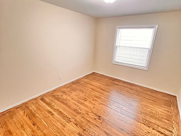 2nd image of 2921 Taraval St #2