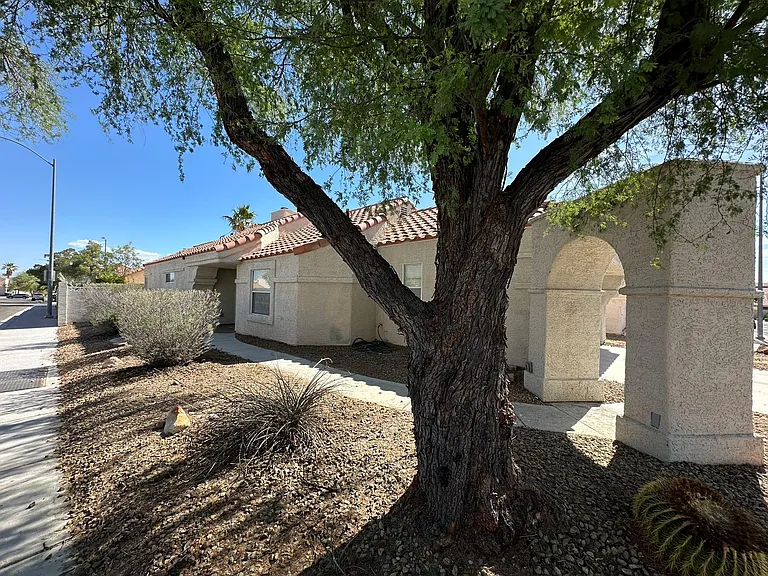 7872 Mount Whitney Cir — Photo 3