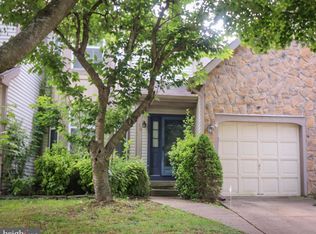 16 Langcliffe Ct, Mount Laurel, NJ 08054