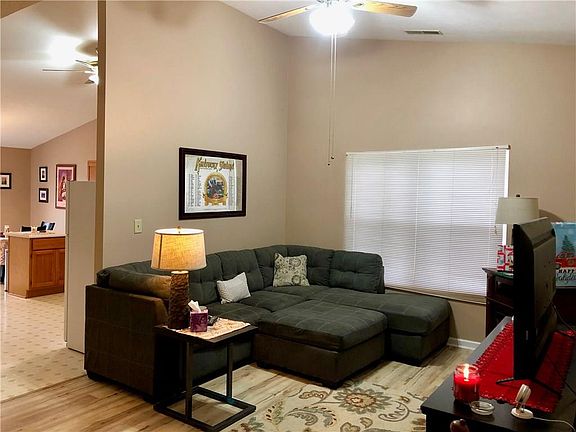 3rd image of 418 Polk Manor Dr