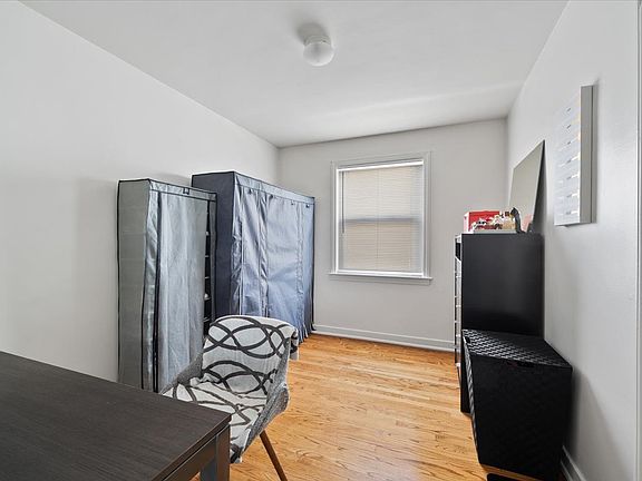 5th image of 4840 Mulford St