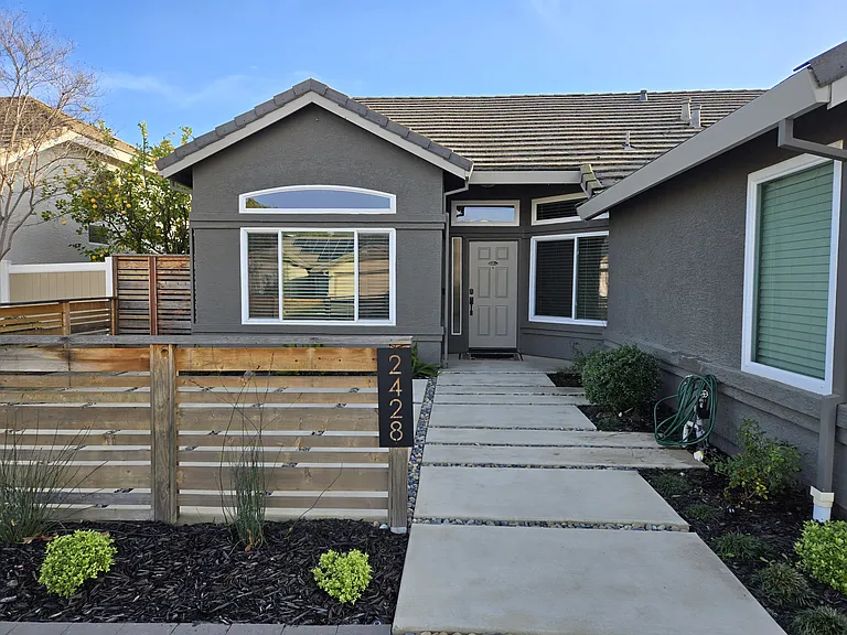 2428 Stefanie Dr — Photo 36