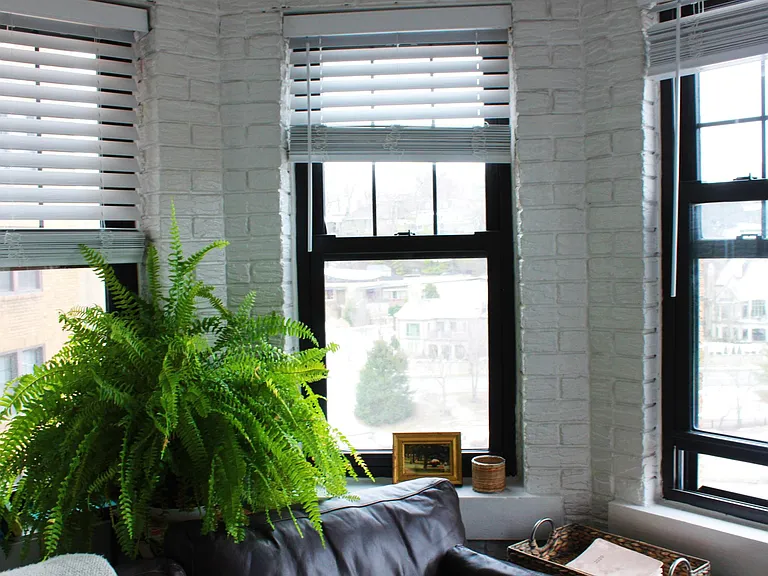 Carlyle Apartments — Photo 10