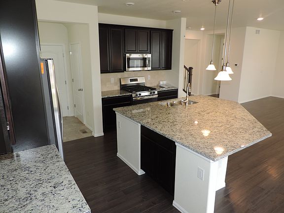 4th image of 15068 Vienna Cir