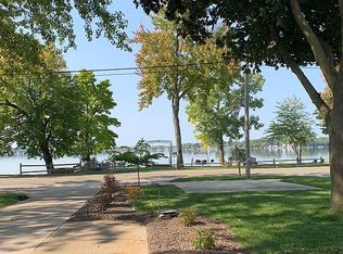 915 E Walled Lake Dr, Walled Lake, MI