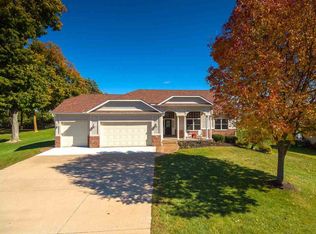 909 8th St, Andalusia, IL 61232