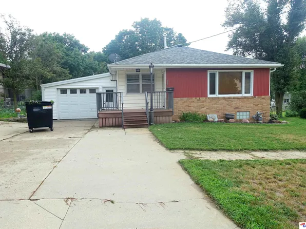 803 E Willow St, West Point, NE 68788