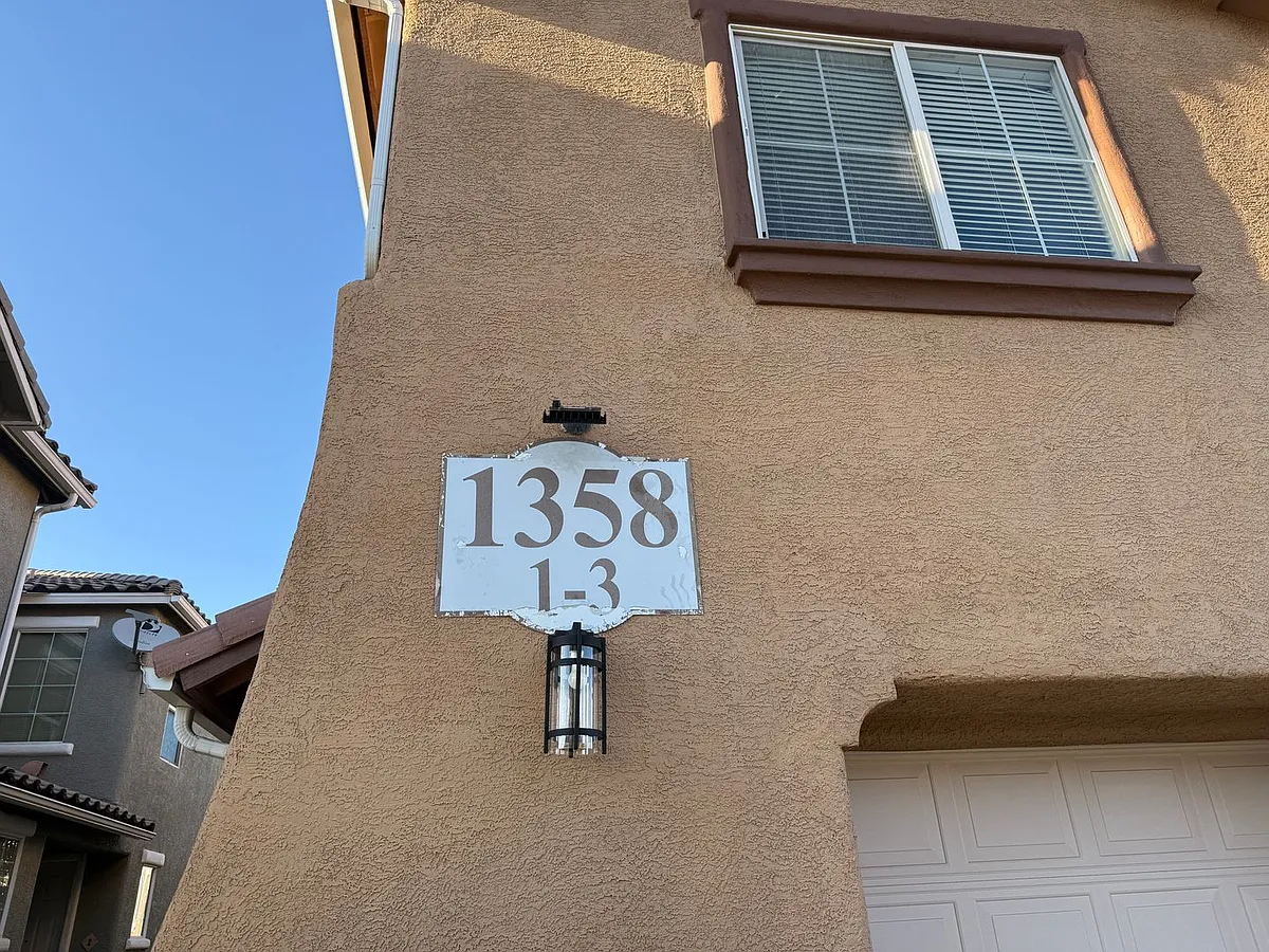 Building Photo - 1358 Grass Creek Ave #1