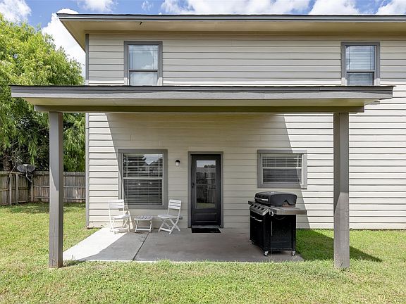 2nd image of 2827 Horseback Dr