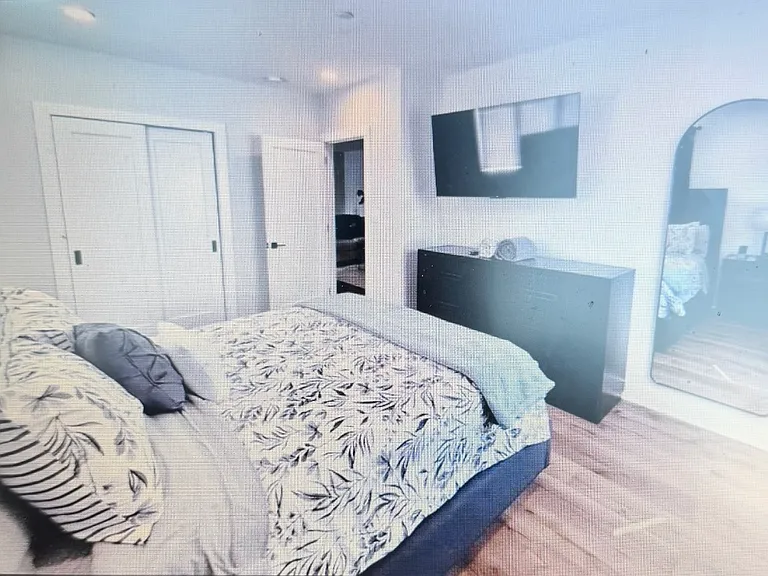 415 E Jasper St — Photo 2