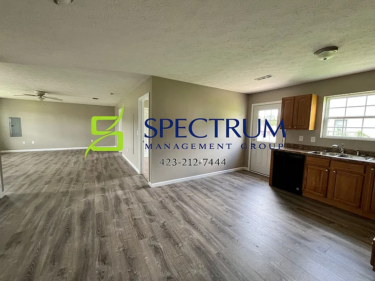 2054 Jonathon Dr — Photo 7