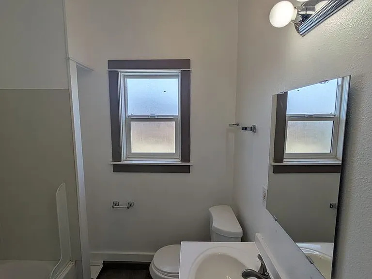 386 N Mount Vernon Ave — Photo 26