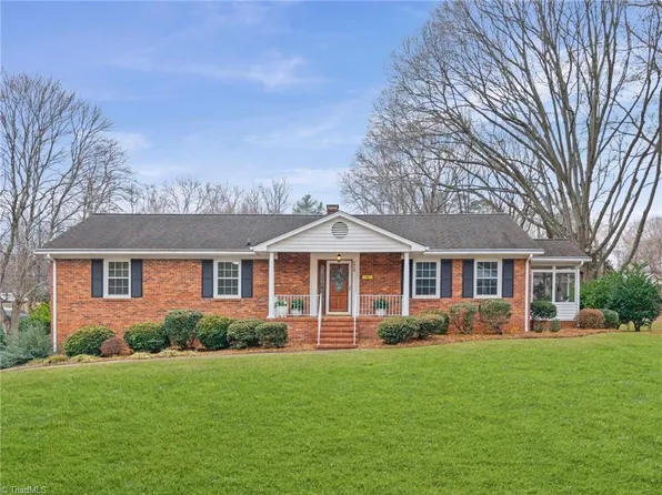 2910 Hope Valley Rd, Winston Salem, NC 27106