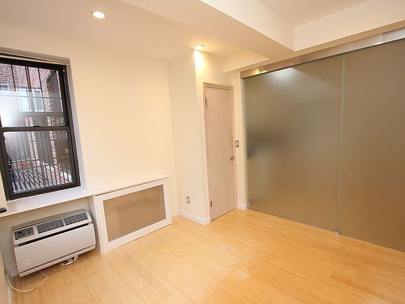 5th image of 205 W 15th St APT 6F