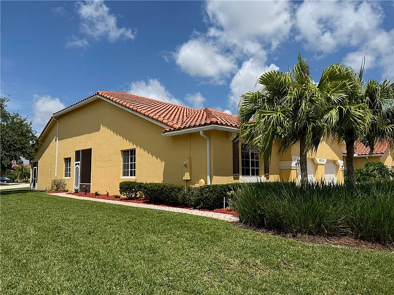 6510 Oxford Cir #101A — Photo 2