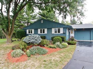 514 Engels Pl, Spring Grove, IL 60081